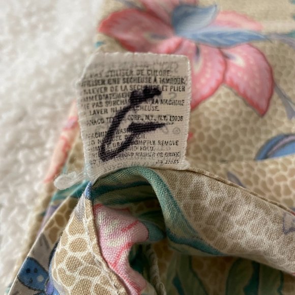 Vintage Set of 2 – Royale Janaco’s No Iron Luxury Queen Floral Print Pillowcases - Picture 6 of 6